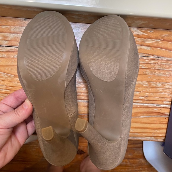 JLo Lana Tan Heels - Picture 5 of 7